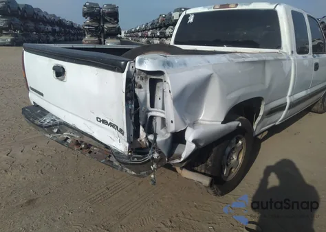 2000 Chevrolet Silverado 1500 Ls z USA, uszkodzony, nr VIN 2GCEC19V3Y1294799